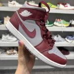 Jordan 1 Mid
