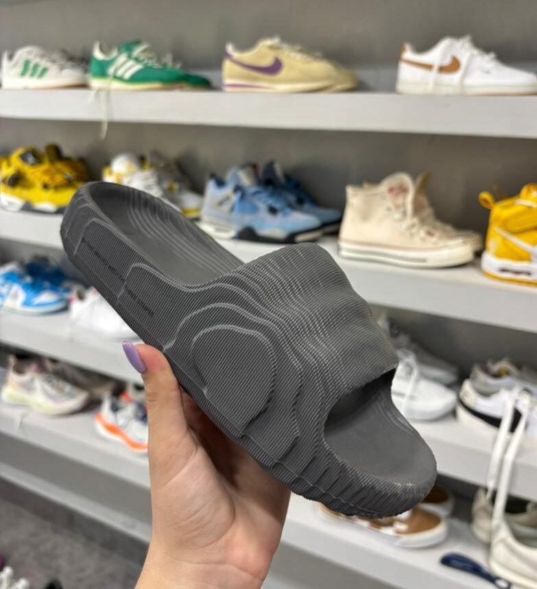 WhatsApp Image 2026-04-15 at 10.36.18 PM (4) Adidas Adilette 22 - Imagen 1