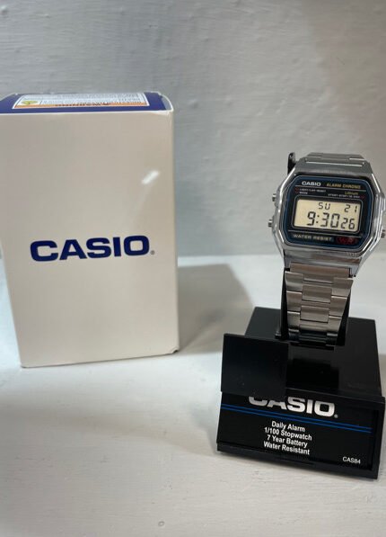 Reloj Casio Plateado esfera Negra